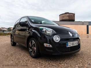 Qui a acheté la Twingo de Belmondo ?